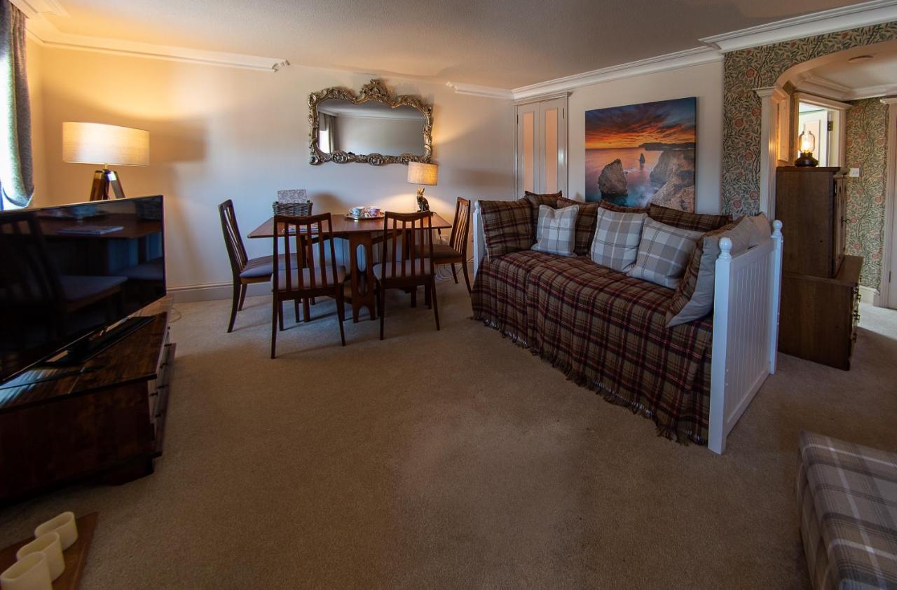 3, The Dolphin, 49 Quay Street - Stunning Apartment - Quintessential - Quay Views - Sleeps 2-4 People Ньюпорт Экстерьер фото
